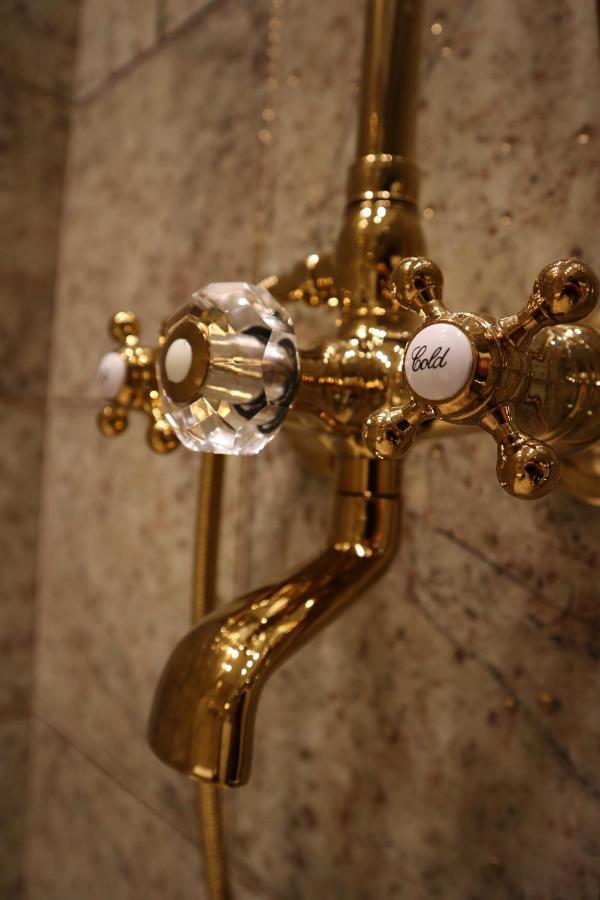 Hidden Bank: Golden Apartment พลอฟดิฟ ภายนอก รูปภาพ