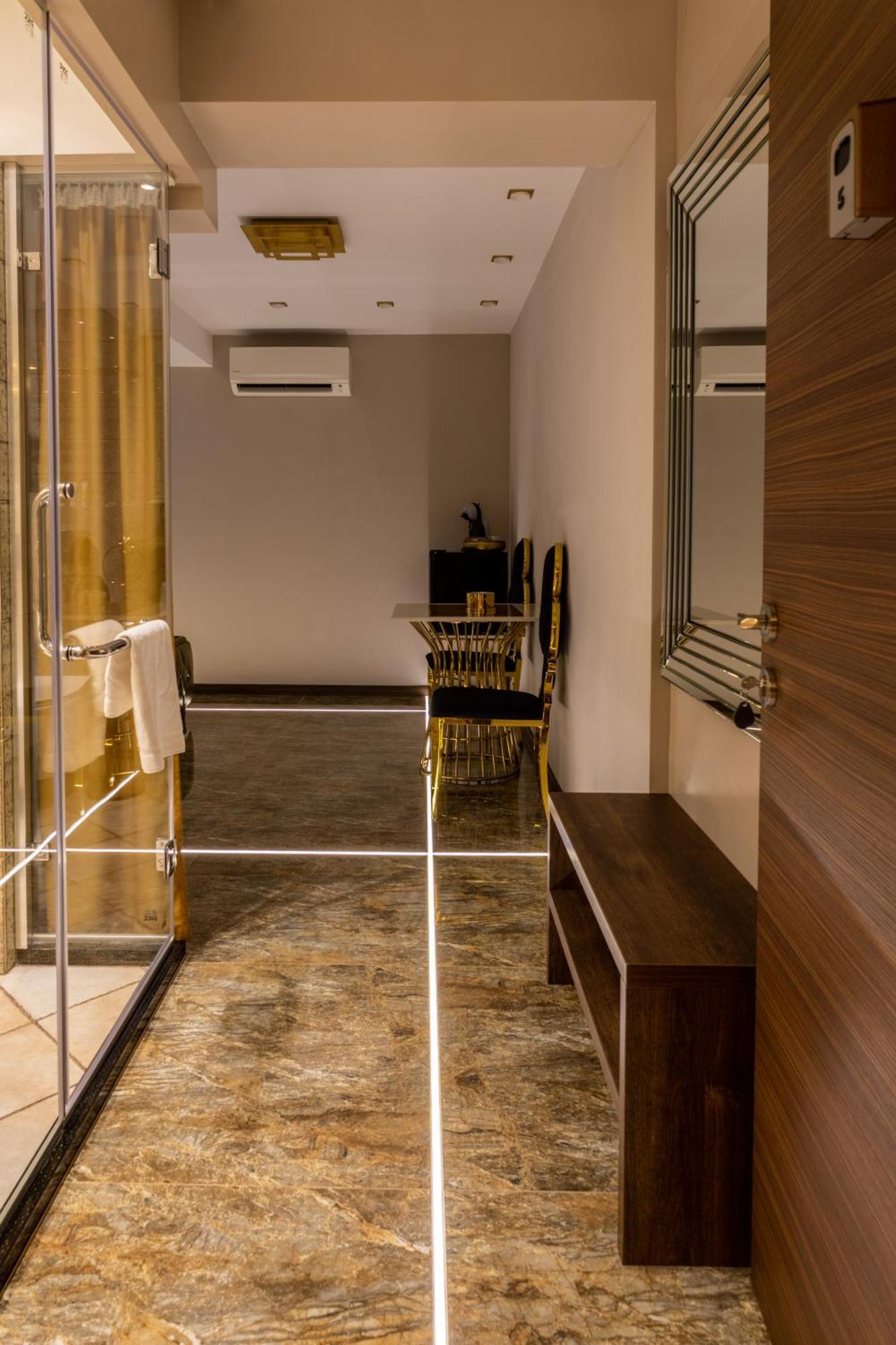 Hidden Bank: Golden Apartment พลอฟดิฟ ภายนอก รูปภาพ