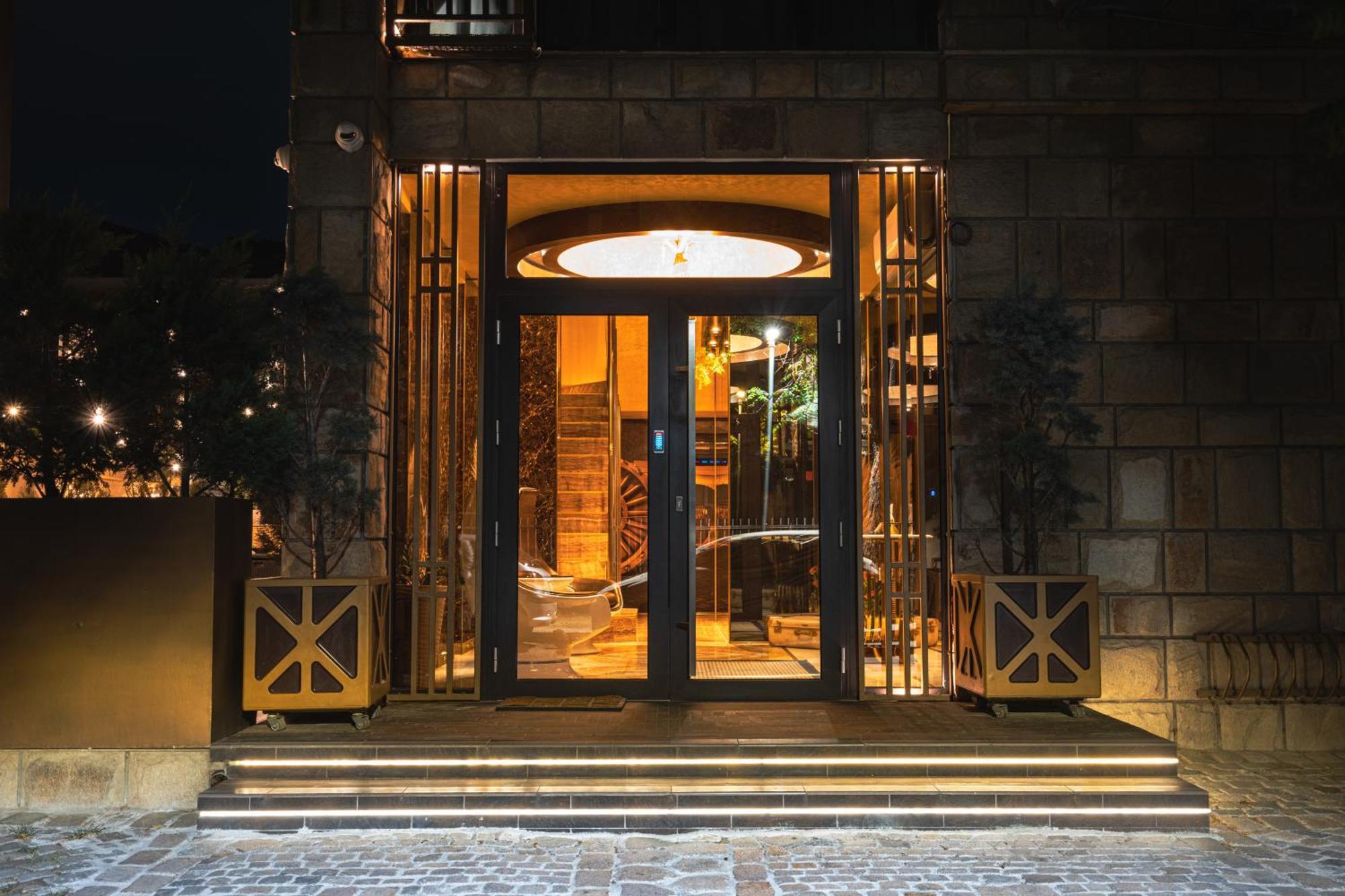 Hidden Bank: Golden Apartment พลอฟดิฟ ภายนอก รูปภาพ